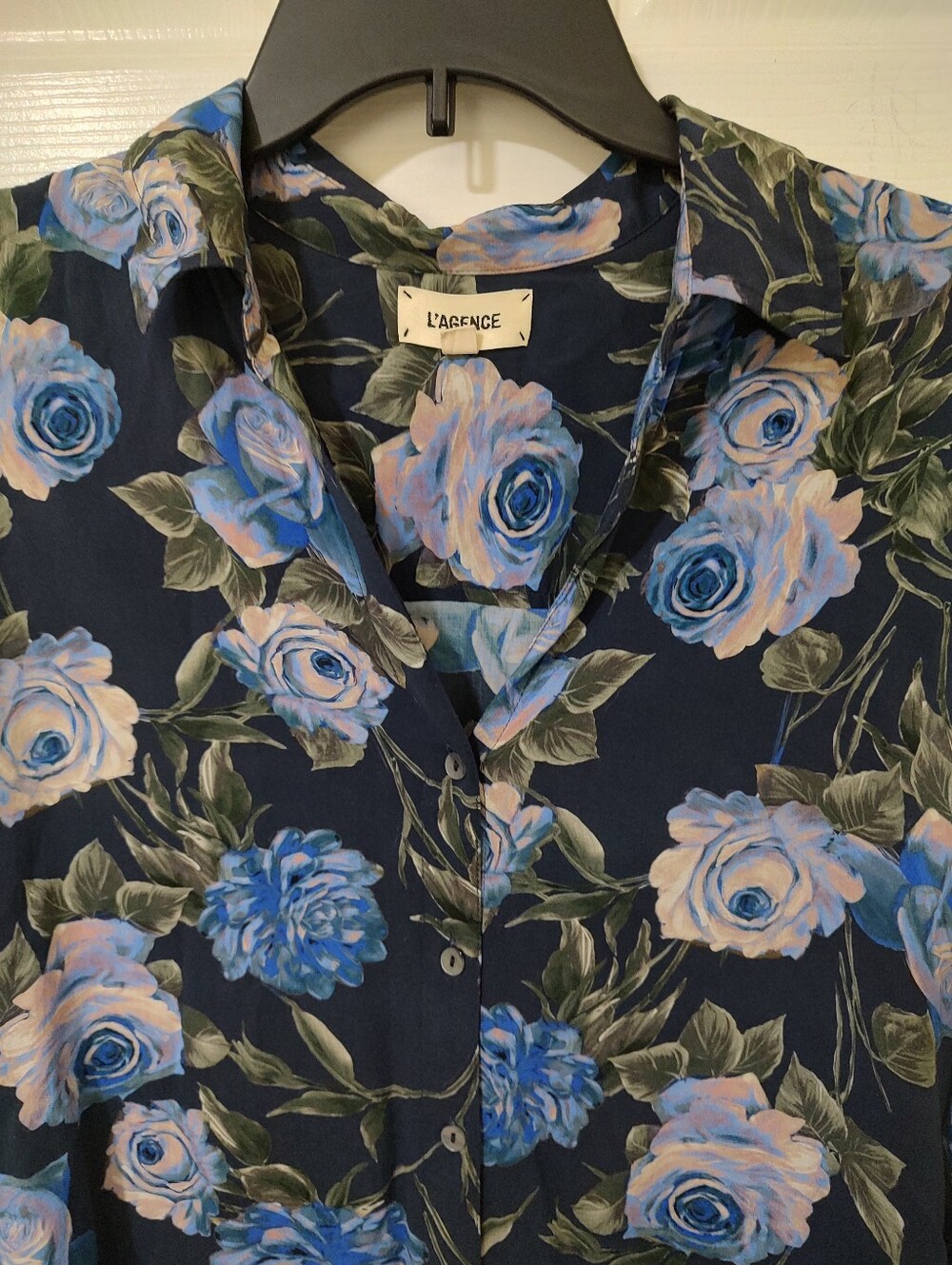 L'Agence Camille Floral Hi-Low Blouse 3/4 Sleeve Collar V Neck Blue Roses M - Picture 3 of 11